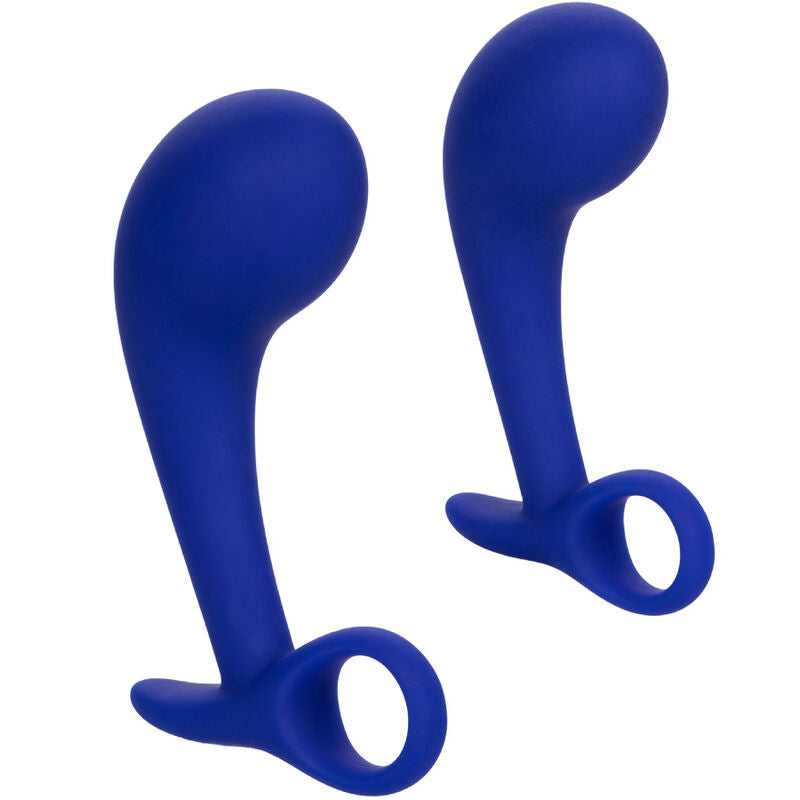 Explore pleasure with Admiral Two Anal Plugs. Ergonomically curved, silicone plugs with recovery rings, designed for safe and satisfying anal training at any level.1